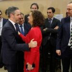 La ministra de Hacienda, María Jesús Montero, y su homólogo andaluz, Juan Bravo, se saludan antes del CPFF