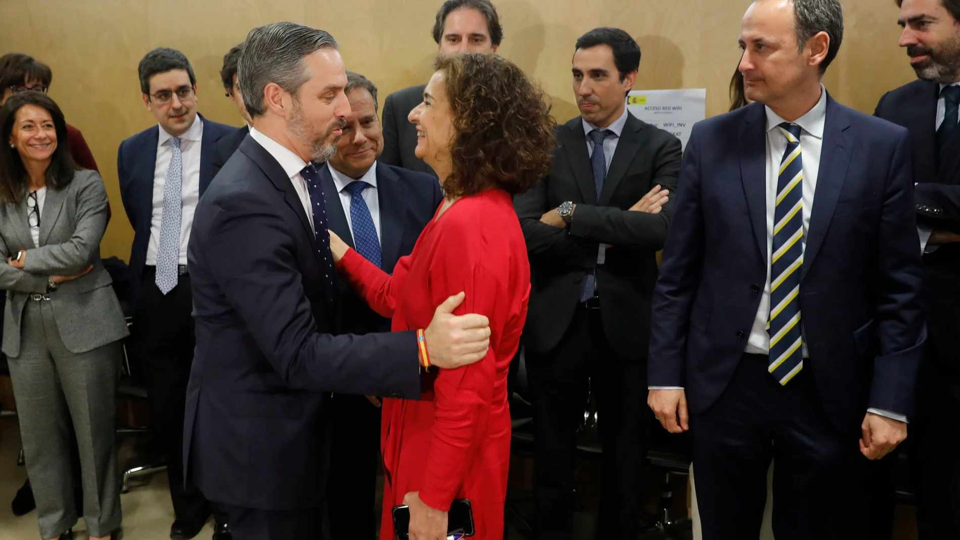 La ministra de Hacienda, María Jesús Montero, y su homólogo andaluz, Juan Bravo, se saludan antes del CPFF