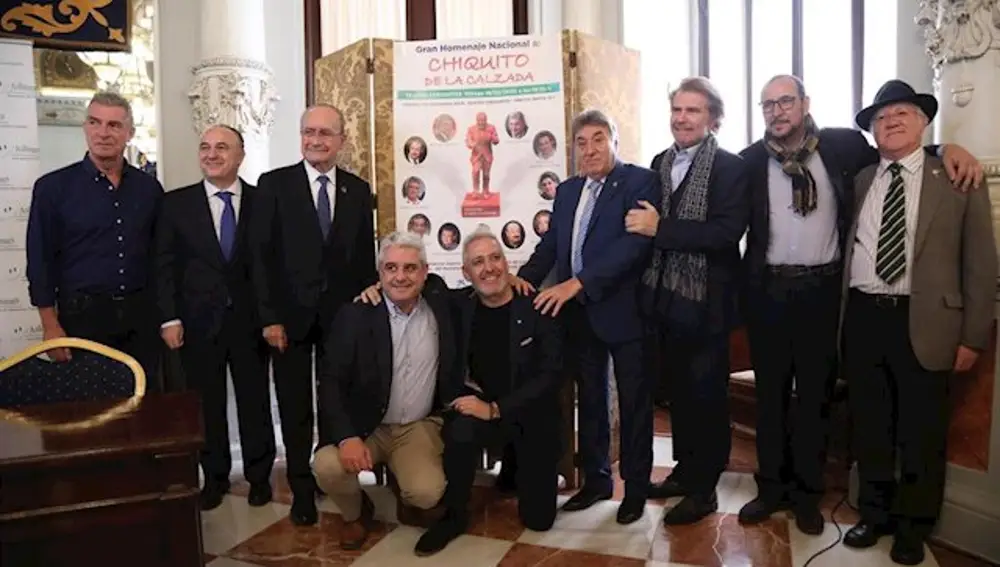 Humoristas españoles participan en una gala solidaria que recaudará fondos para la escultura de Chiquito de Calzada. -