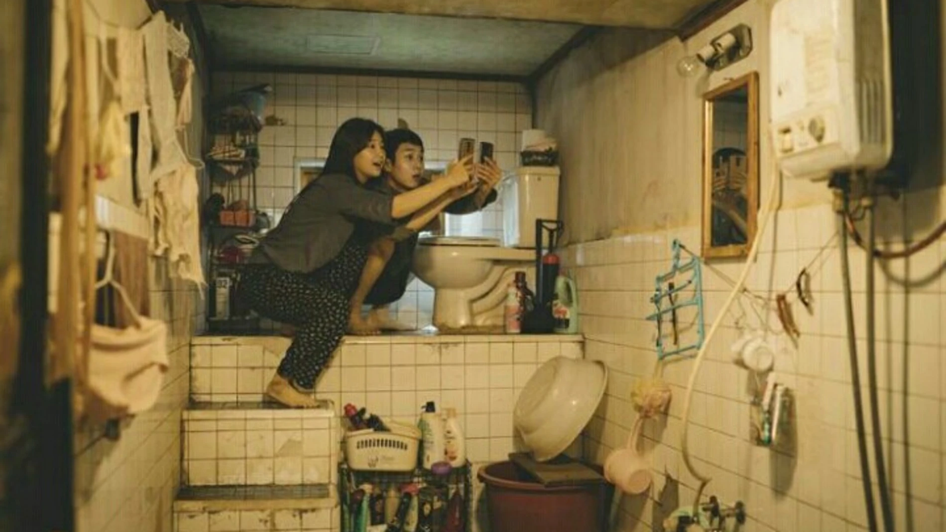 «Parásitos», de Bong Joon-Ho, se presenta en el Kodak Theatre con seis nominaciones