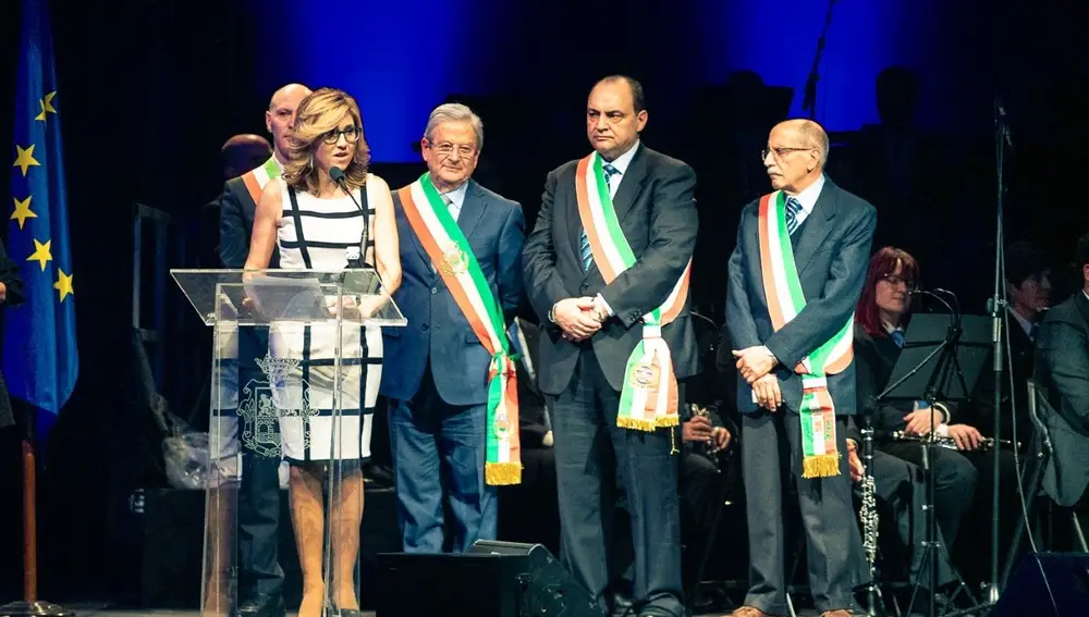 La alcaldesa de Aranda de Duero, Raquel González, inaugura la Gala