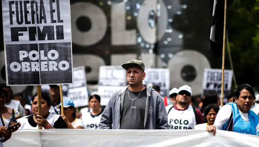 Protestas en Buenos Aires por la situación social que atraviesa el país y contra el Fondo Monetario Internacional