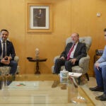 Fernando Rodríguez Villalobos durante el encuentro con Francisco Toajas y Alejandro Moyano