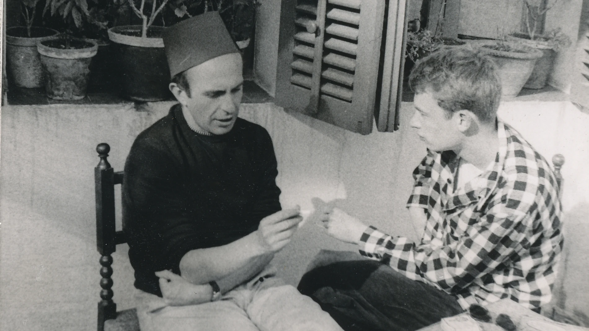 Jaime Salinas (izda.) y Gudbergur Bergsson, en la casa de la calle Felipe Gil (Barcelona), hacia 1957