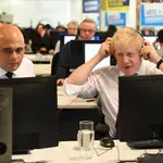 El primer ministro Boris Johnson junto a su hasta hoy ministro de Finanzas Sajid Javid, en un acto en diciembre