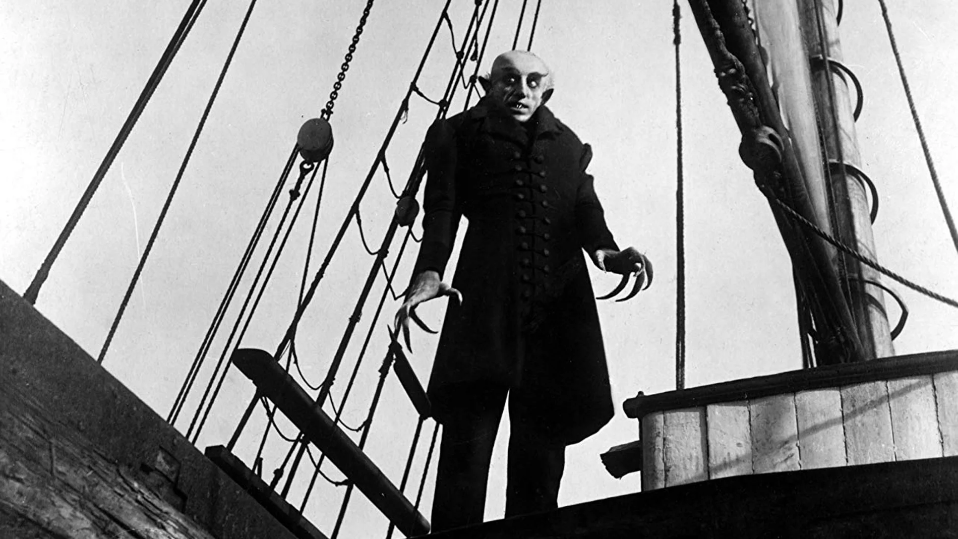 Escena de "Nosferatu", de Murnau, el primer filme que llevó al figura del vampiro a la gran pantalla