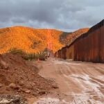 Trump profana un cementerio Apache para construir el muro de México