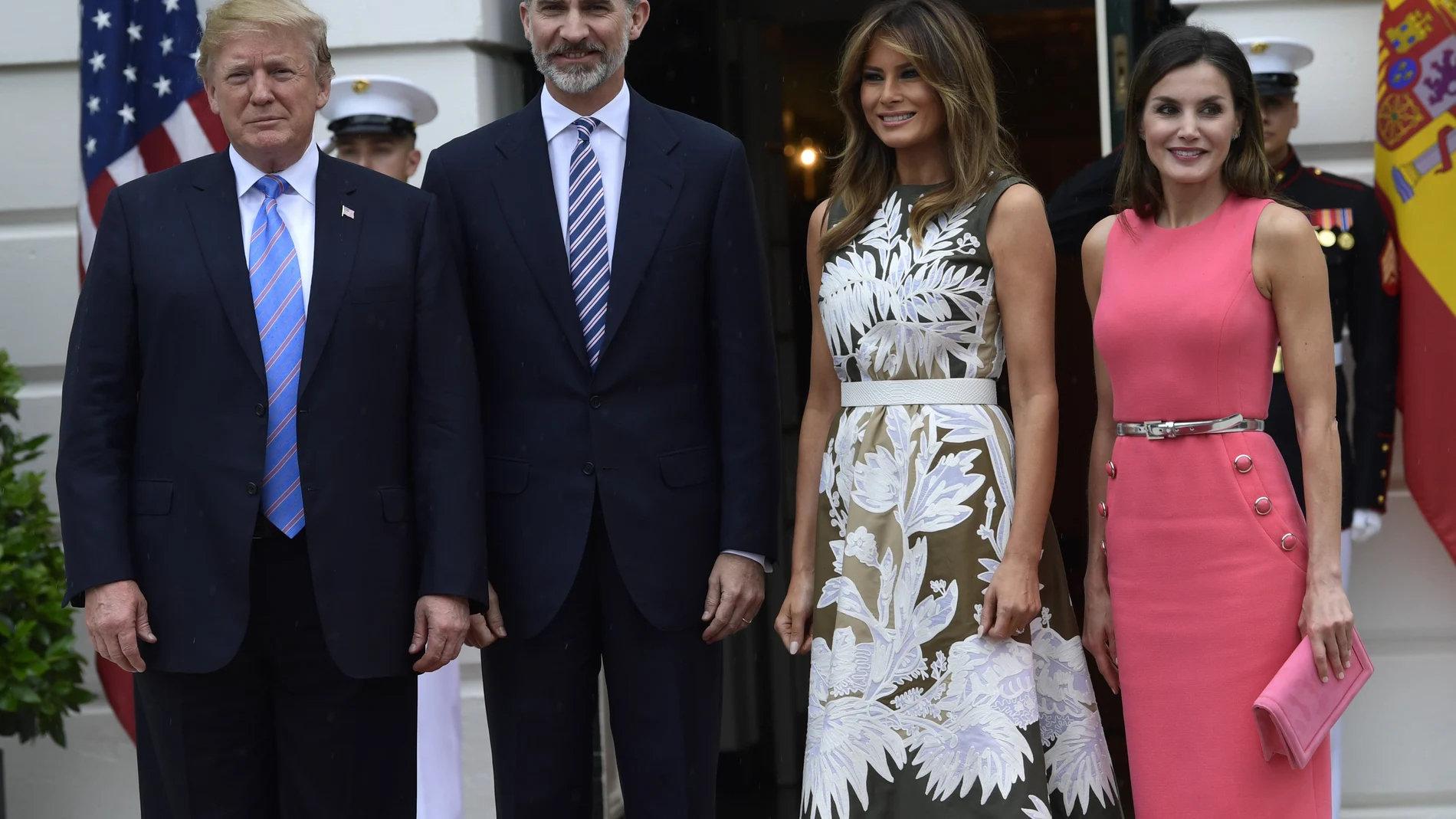 Los Reyes Felipe y Letizia posan con Donald y Melania Trump durante su anterior visita a Estados Unidos.