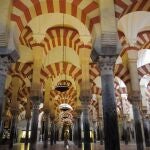 Vista de la reconocible arcada de la Mezquita cordobesa
