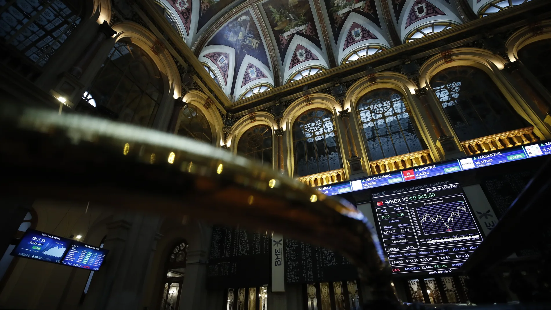 La Bolsa española avanza el 0,38 % e intenta su asalto a los 10.000 puntos