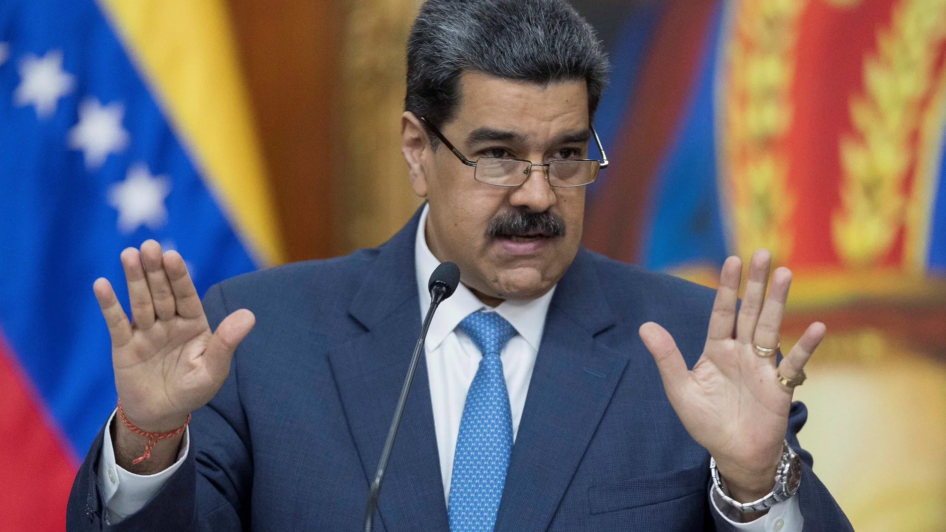Maduro pide a los "países amigos" que ayuden al diálogo en Venezuela