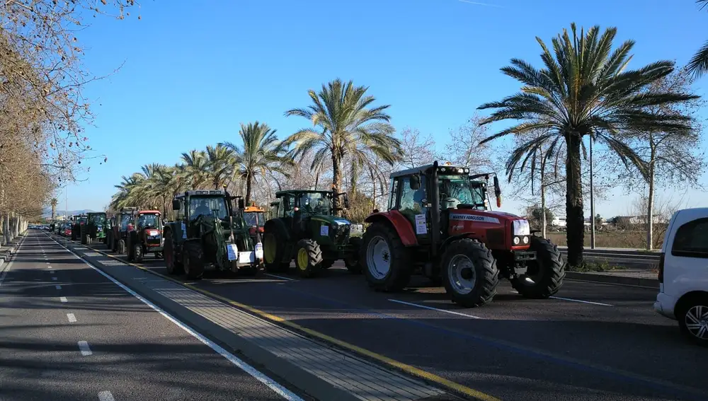 Los tractores llegando a la ciudad