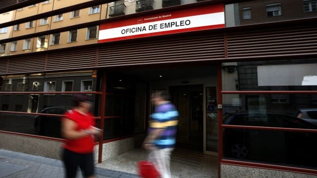 El colectivo de parados de larga duración es extraordinariamente grande en España