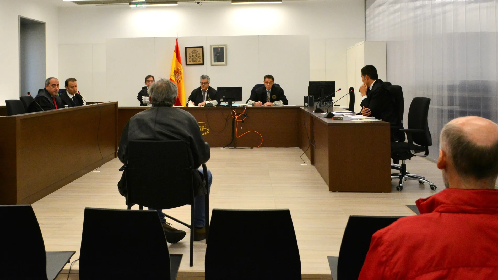 Juzgan a un hombre por abusar sexualmente de su hija menor durante cinco años