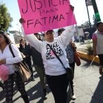Habitantes protestan este lunes para pedir justicia tras el asesinato de la pequeña Fátima Cecilia Aldriguett, en la comunidad de Tulyehualco, a las afueras de Ciudad de México/EFE