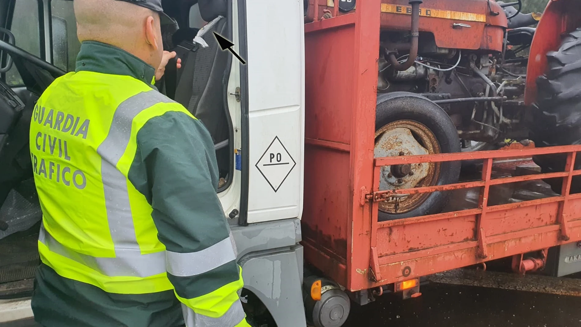 Interceptado un camionero con el cinturón de seguridad atado con una bolsa de plástico en Vilagarcía (Pontevedra)