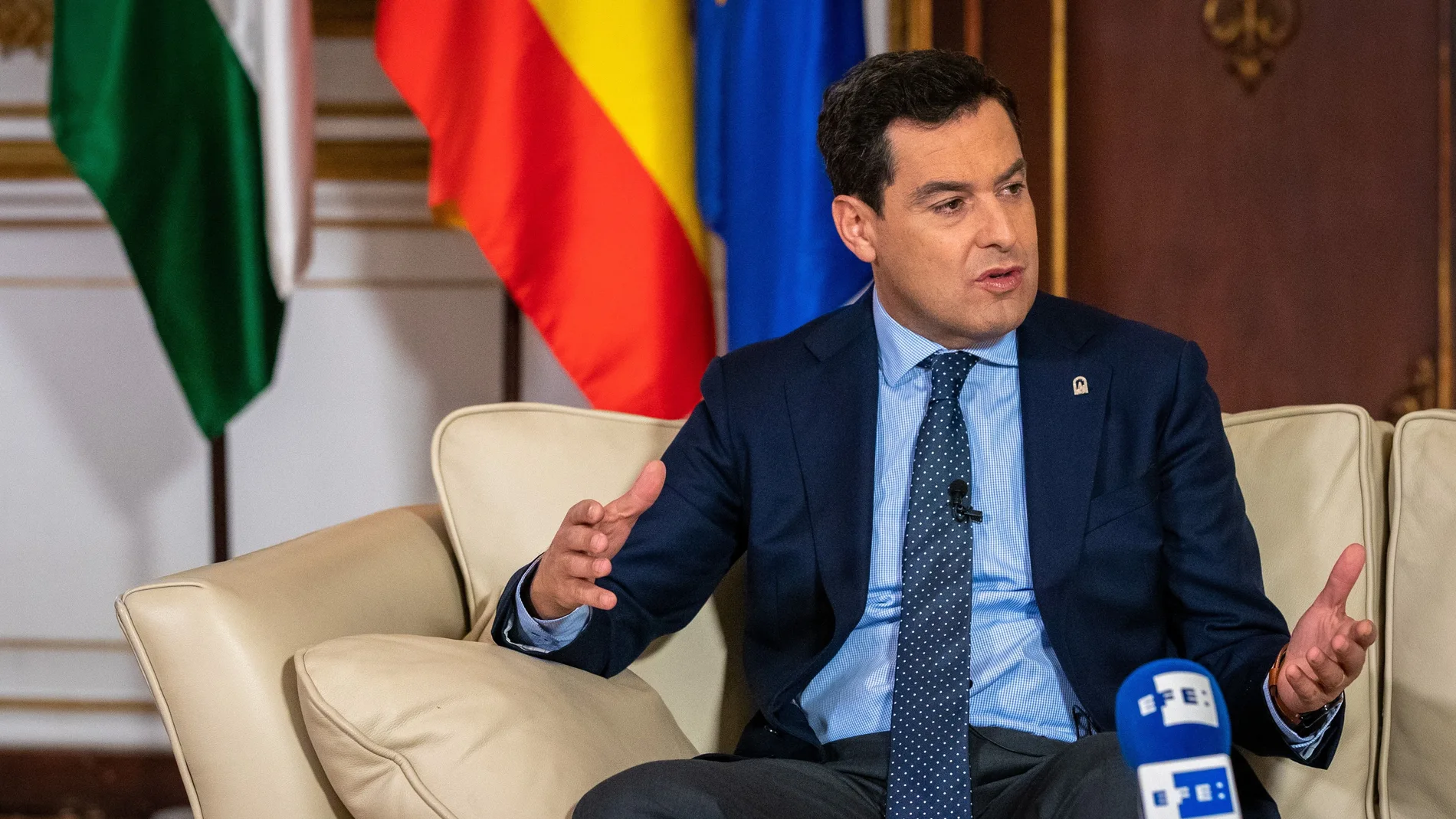 Moreno acusa a Sánchez de buscar "una cortina de humo" con permiso parental
