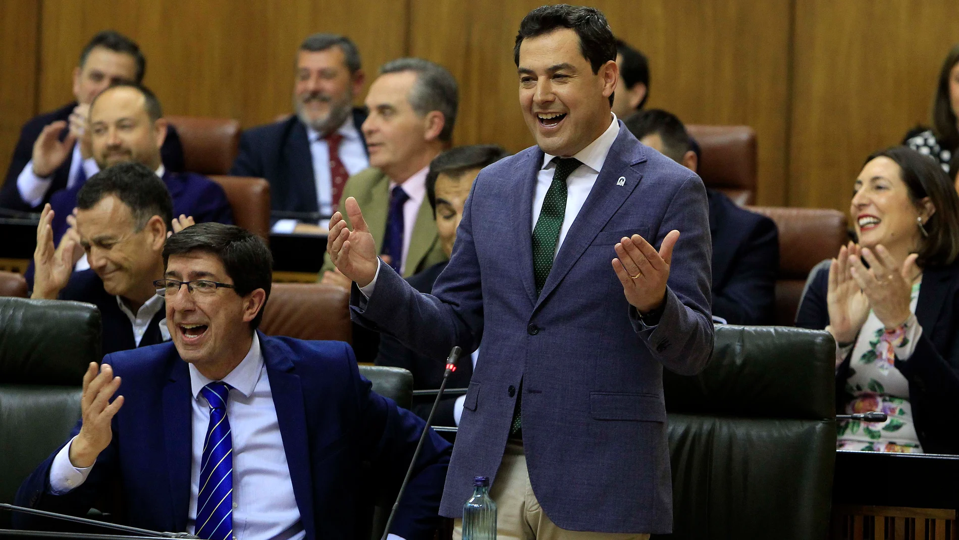 El presidente de la Junta, Juanma Moreno, hizo balance ayer en el Parlamento andaluz de los resultados del Consejo de Política Fiscal y Financiera