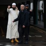 Agentes de Scotland Yard se despliegan en los alrededores de la mezquita de Londres/REUTERS