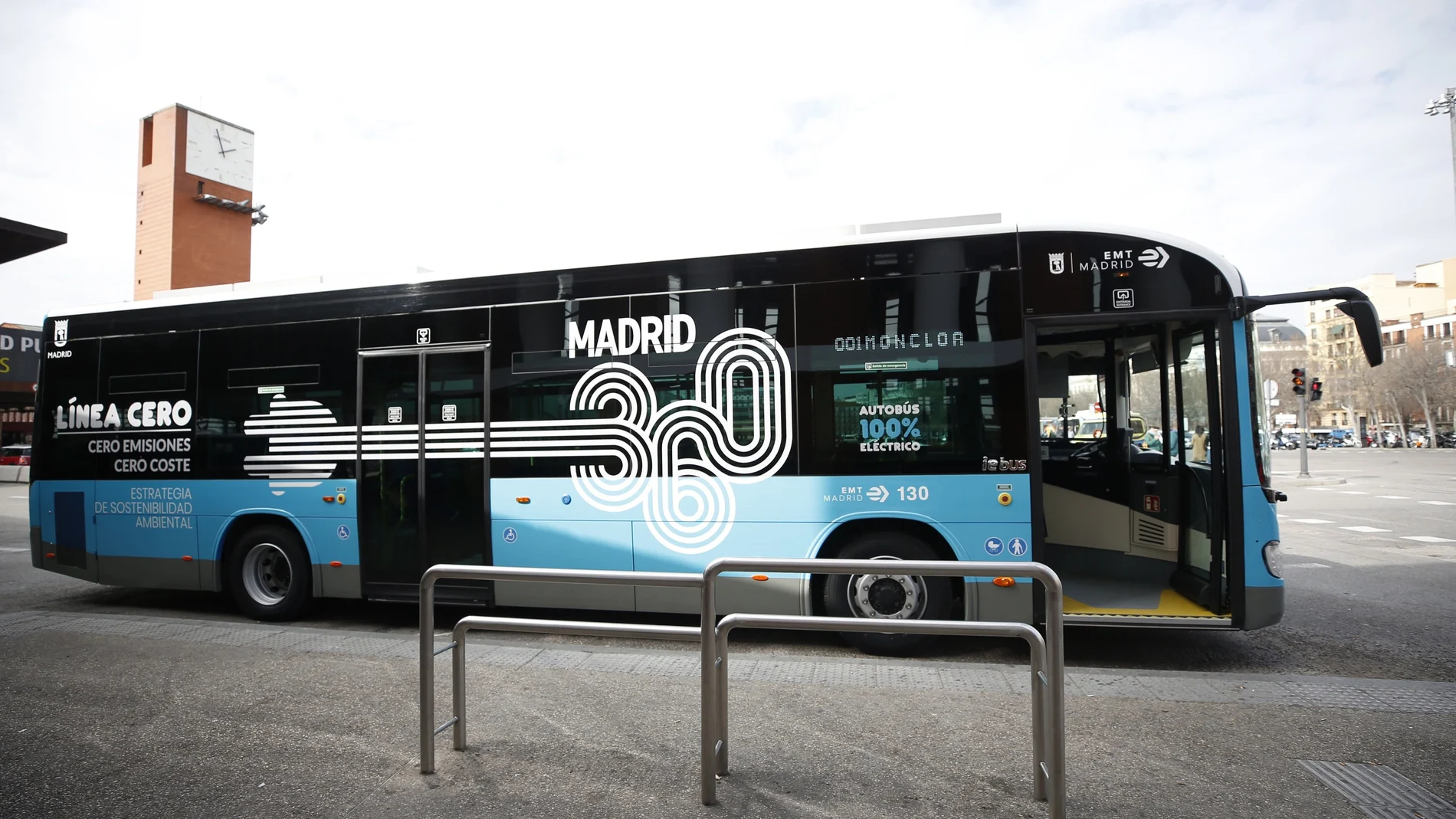Almeida inaugura la línea cero costes y anuncia para el 3 de marzo la segunda