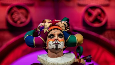 El concurso del Carnaval de Cádiz se ha pospuesto pero hay numerosas actividades callejeras. EFE/Román Ríos