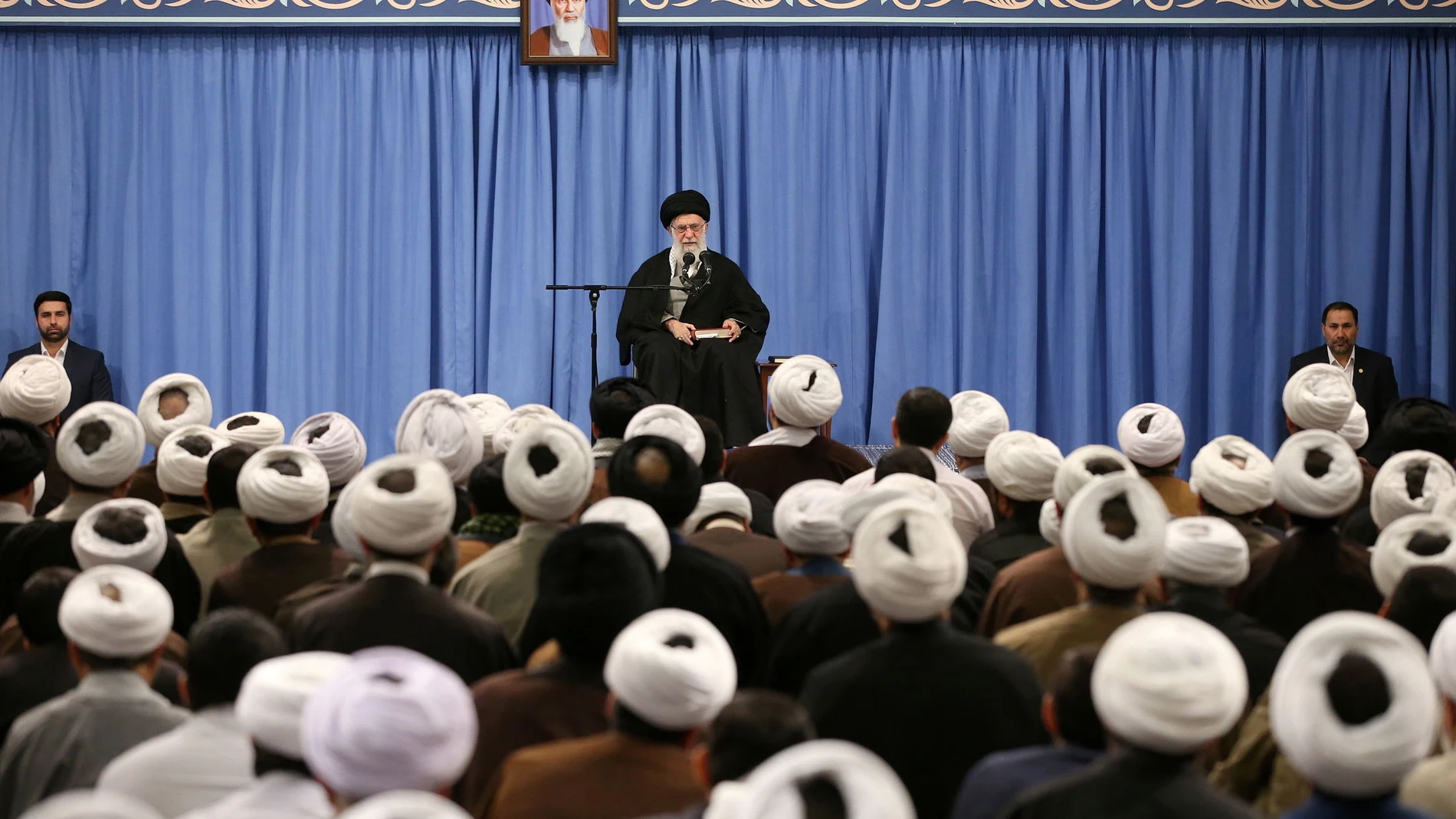 Ayatollah Khamenei appreciates parliamentary elections