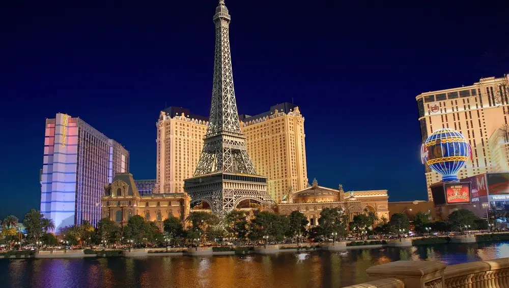 La réplica más alta de la torre está en Las Vegas y tiene una altura de 165 metros.