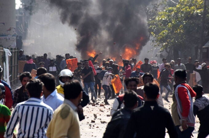 Ciudadanos indios se echan a las calles para protestar contra la nueva Enmienda de ley de Ciudadanía. EFE/EPA/STR