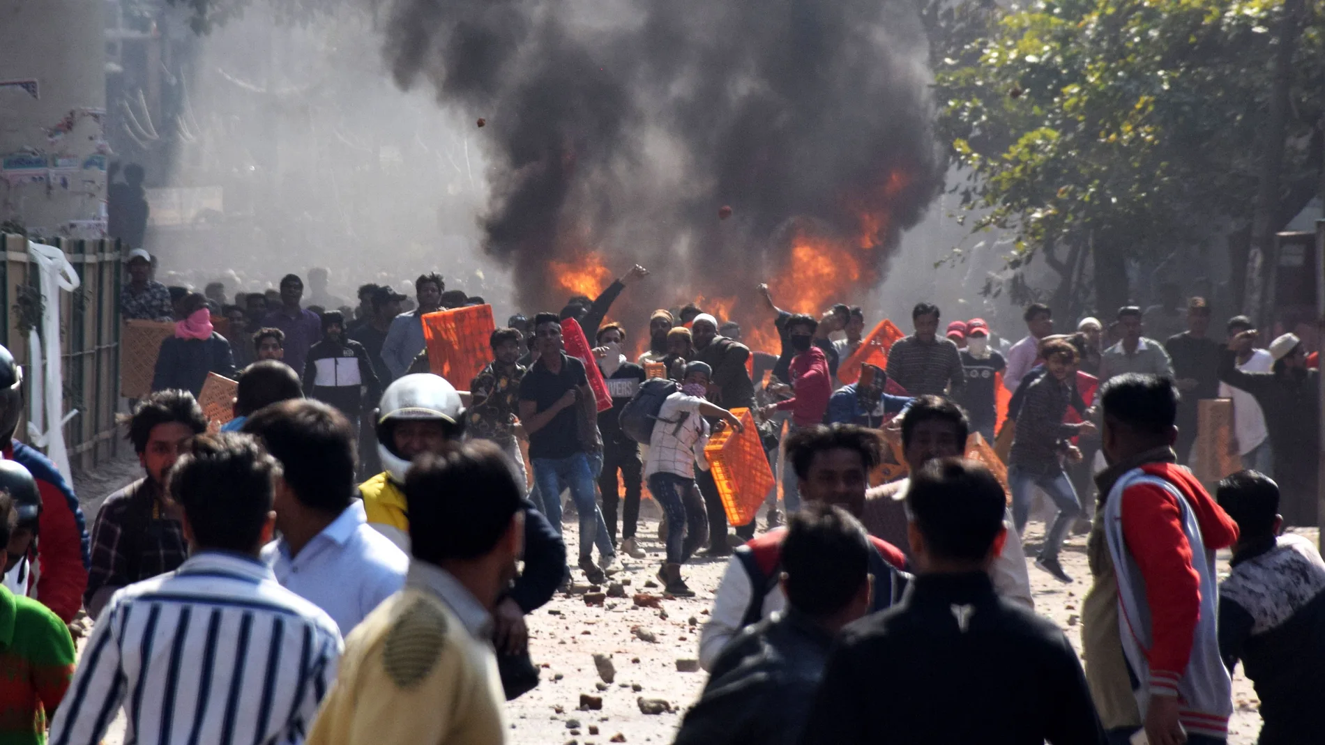 Policeman killed during clashes in New Delhi