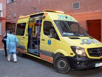 Imagen de archivo de una ambulancia en Murcia