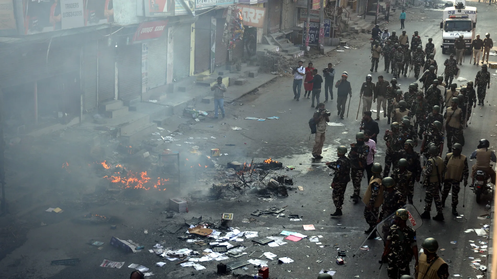 Several killed in clashes between supporters and opponents of the CAA in New Delhi