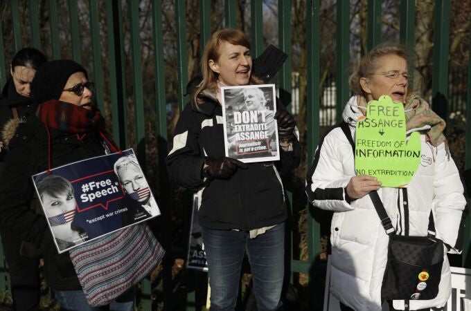 Partidarios de Julian Assange se manifiestan en Londres contra su extradición a Estados Unidos/AP