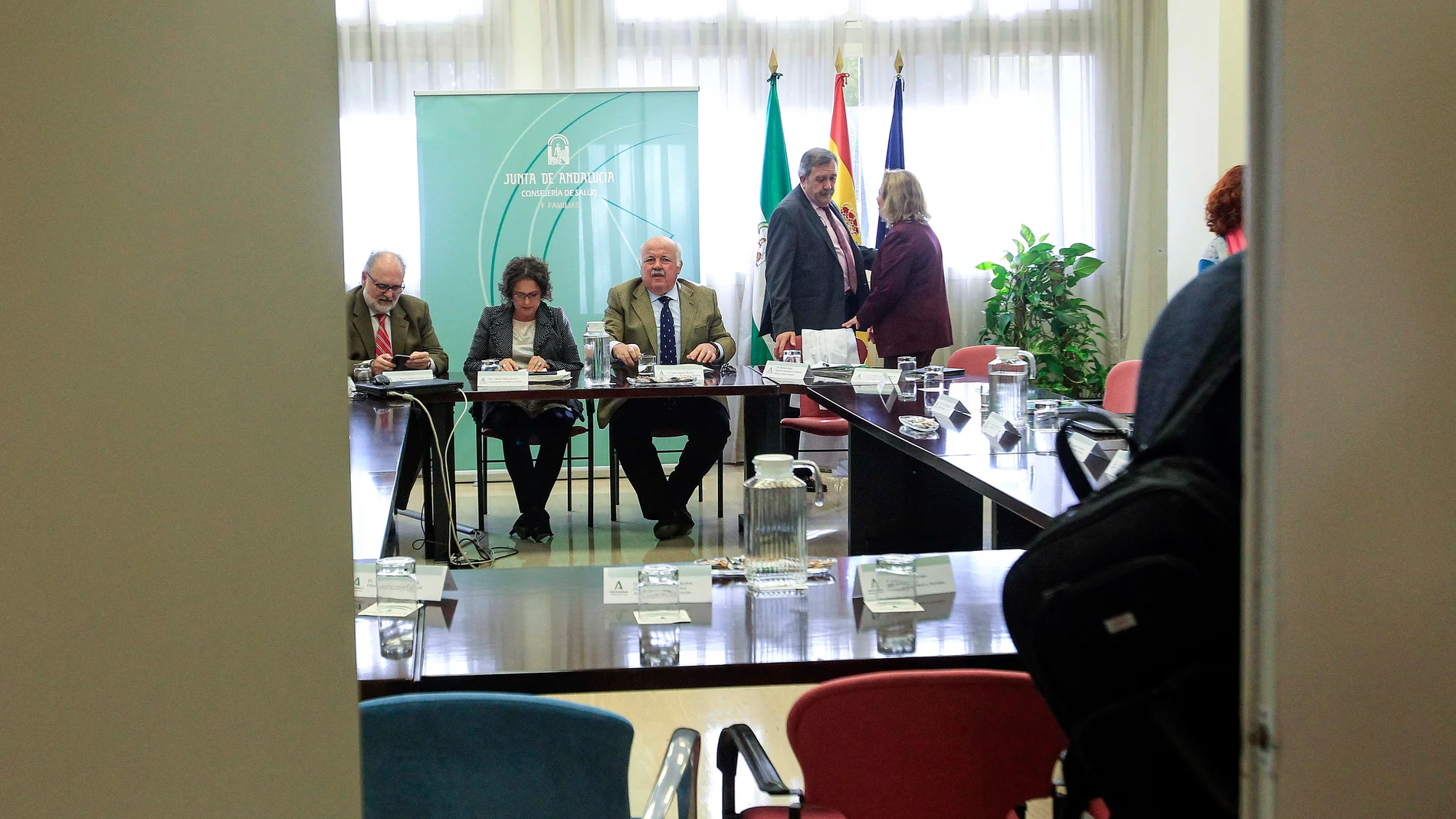 El consejero Jesus Aguirre se reunió con el comité asesor del coronavirus