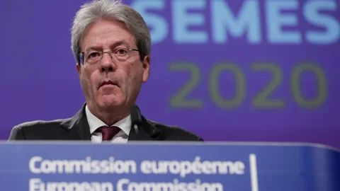 El comisario europeo de Asuntos Económicos, el italiano Paolo Gentiloni, ayer, en rueda de prensa en Bruselas