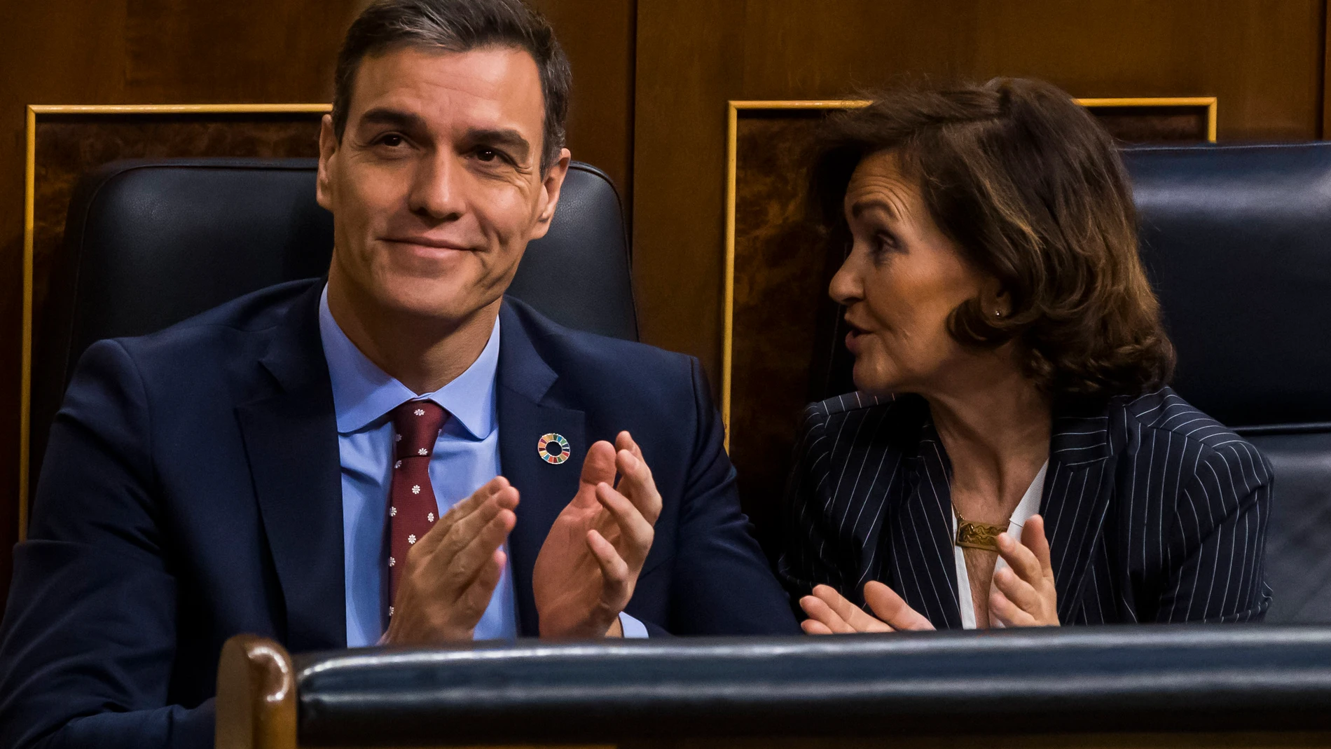 Pedro Sánchez, y Carmen Calvo, en el Congreso