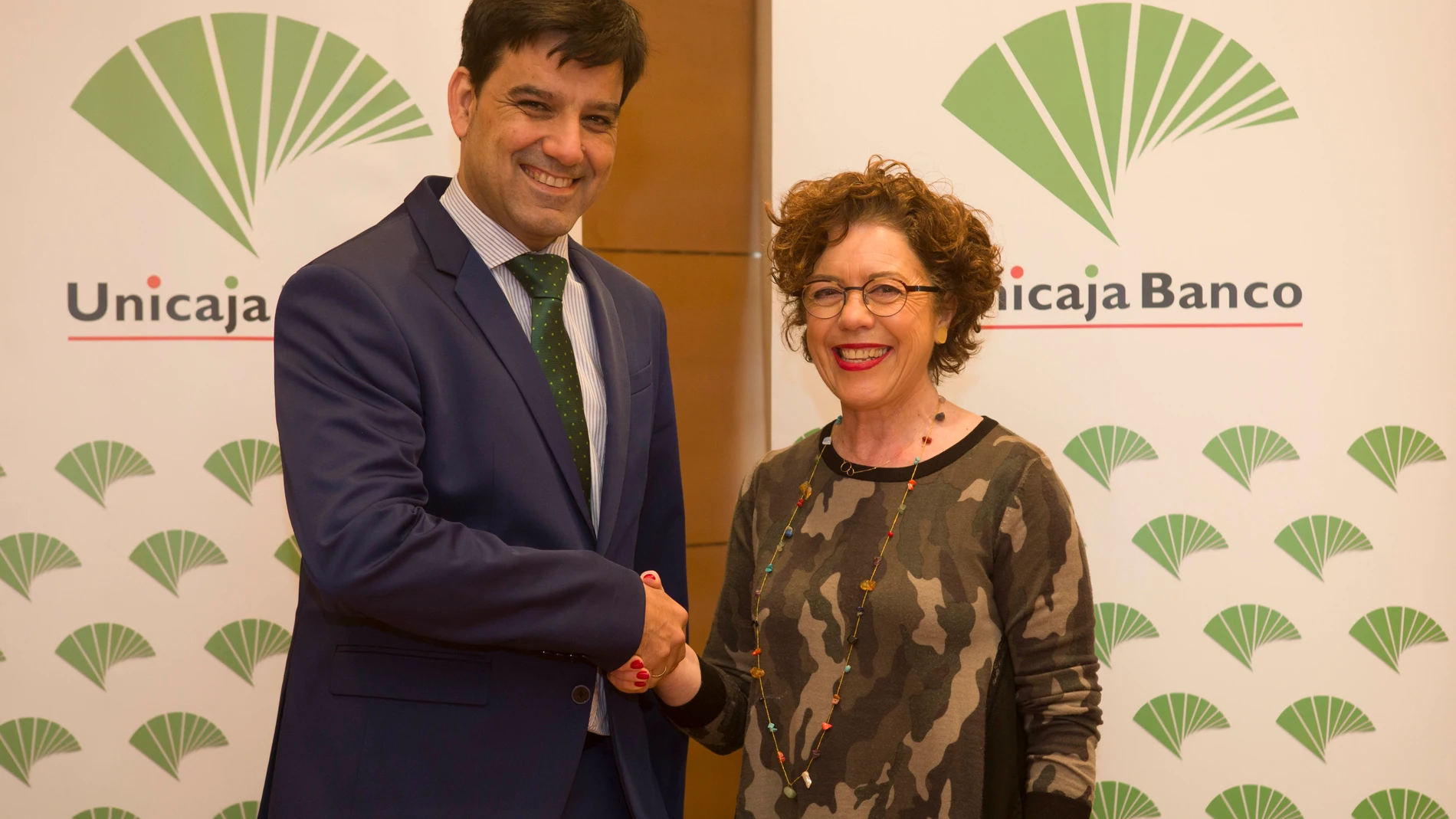 Unicaja y los ópticos optometristas de CyL renuevan convenio