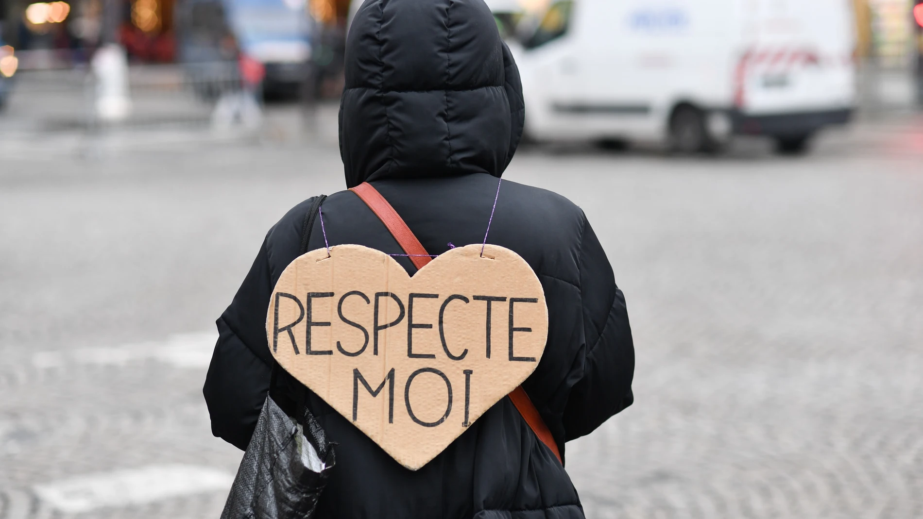 French feminists protest against Polanski