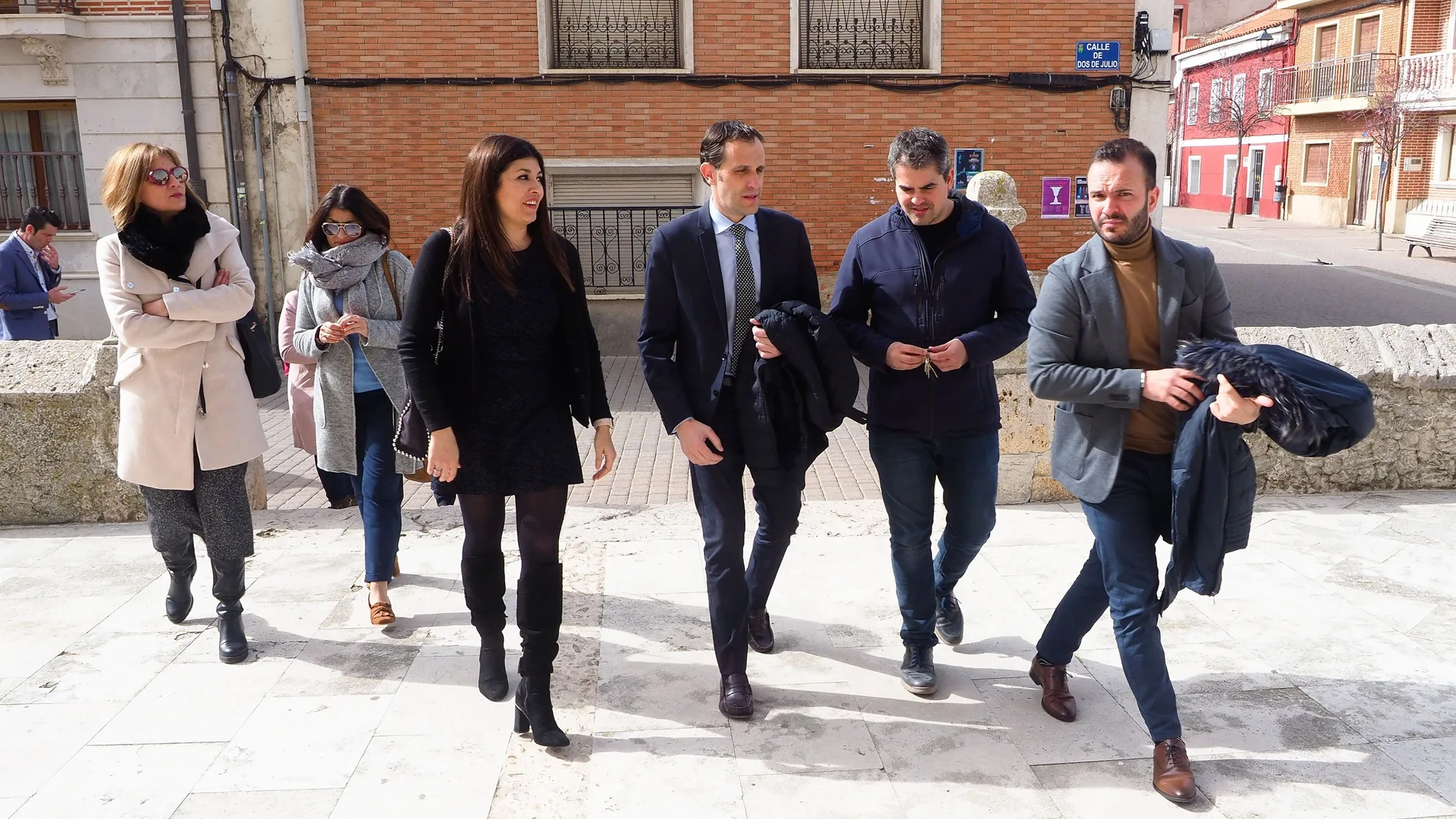 El presidente de la Diputación de Valladolid, Conrado Íscar, visita Renedo de Esgueva, acompañado de la alcaldesa, Raquel González, y su equipo de Gobierno