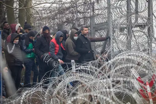 Erdogan envía a miles de migrantes a la frontera griega