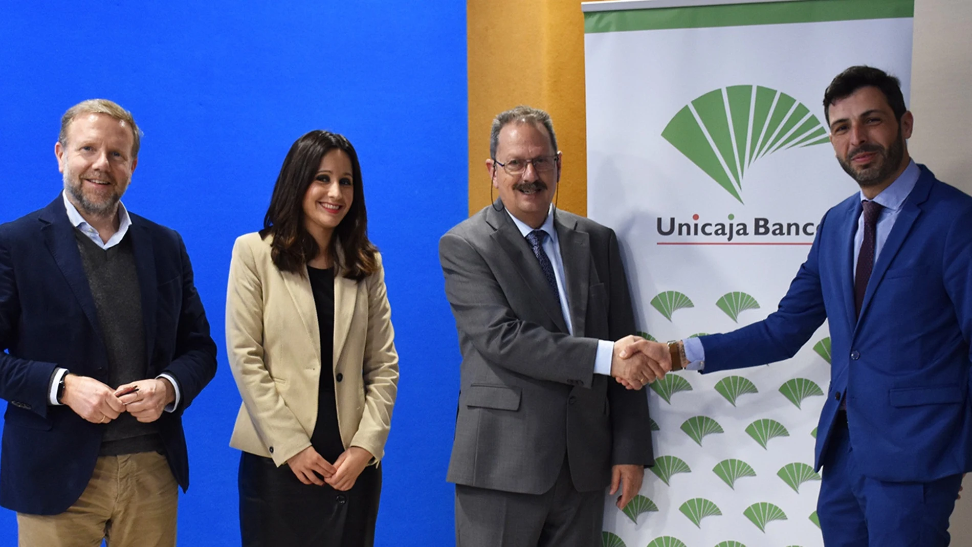 Unicaja acuerda un servicio financiero específico con la Asociación de Gasolineras Libres de Andalucía
