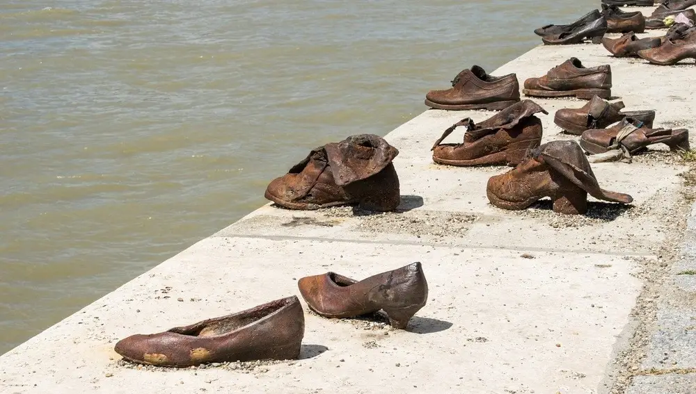 Monumento de los zapatos en Budapest. Uno de cada diez judíos asesinados durante el Holocausto fueron húngaros.