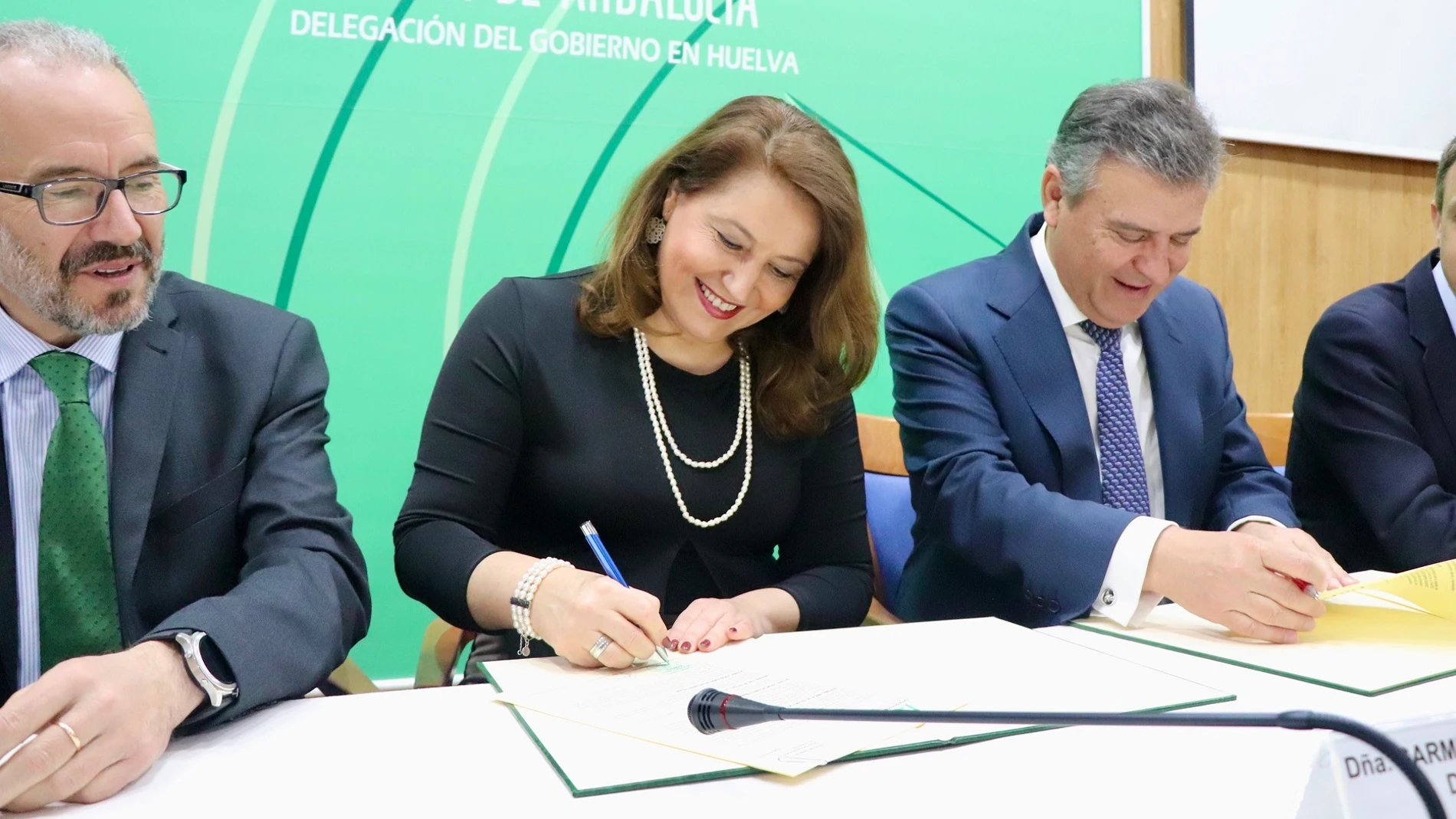 Huelva.- La Junta y Endesa firman un acuerdo para la cesión de una línea eléctrica de alta tensión