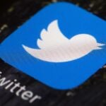 Twitter había resistido al éxito de los "Stories", pero finalmente parece que también caerá