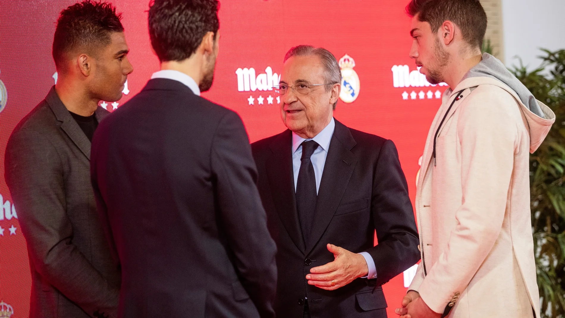 Presentación del acuerdo de renovación de patrocinio entre el Real Madrid y Mahou