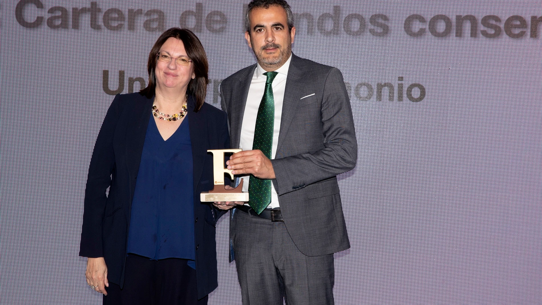 El galardón fue recogido por el director de Inversiones de Unicorp Patrimonio, Miguel Ángel Paz