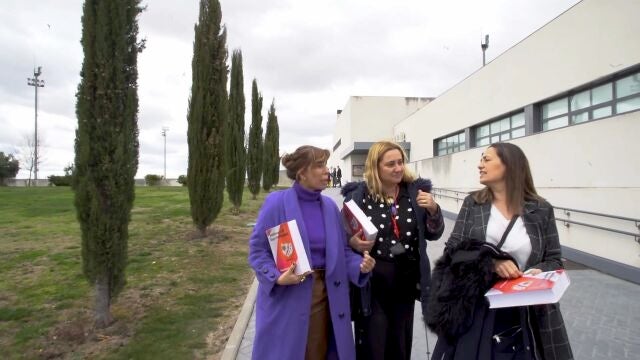 Almudena Negro, Alicia Sánchez Camacho y Yolanda Estrada visitan la sede del Rayo Vallecano.