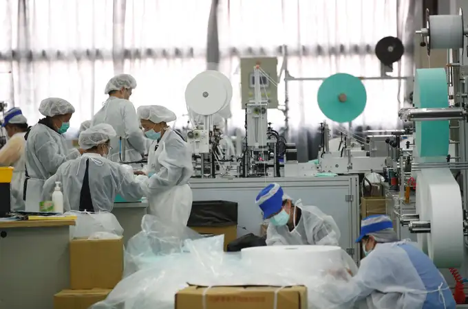 China ya hace negocio con el coronavirus: empieza a exportar millones de mascarillas