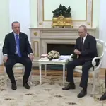 Putin y Erdogan pactan un débil alto el fuego en Idlib