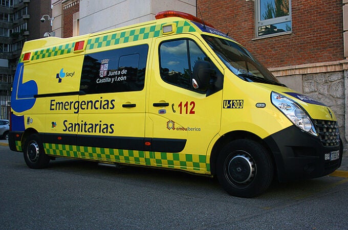 Una ambulancia del Sacyl se trasladó al lugar de los hechos