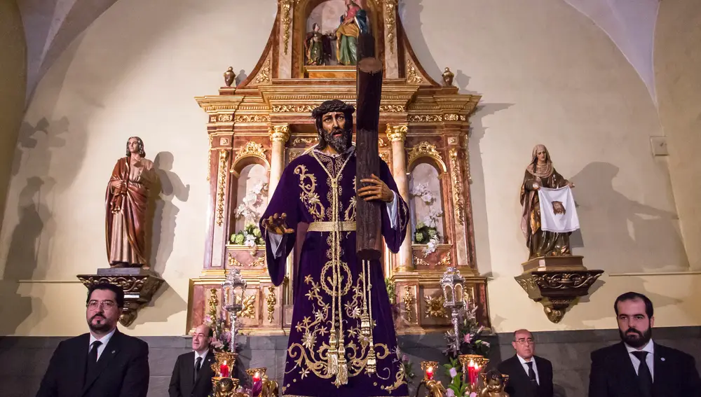 Tradicional Besapié de la Cofradía del Dulce Nombre de Jesús Nazareno de León